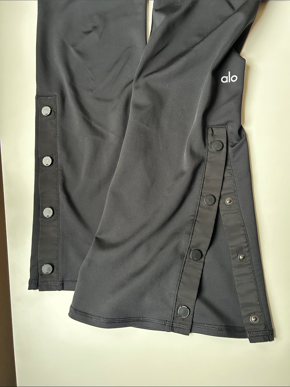 ALO Yoga Black Active Snap-Detail Leggings size Medium - Picture 3 of 6